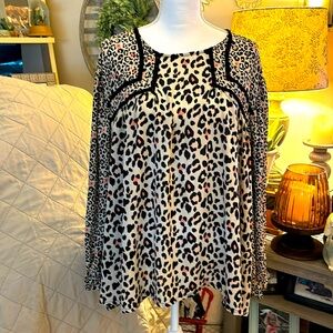 Gorgeous animal print blouse! Long sleeve. Black/tan with pink! Size 3X.